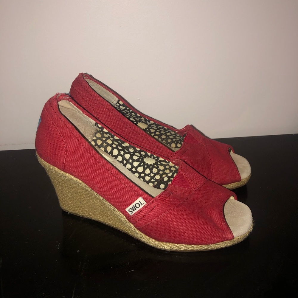 Toms Red Wedges Size 7 1/2 Narrow